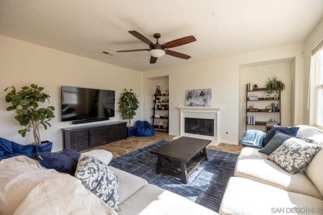 260003121-1ca0bc78-f882-43a8-a5b9-f4c35781d3f8